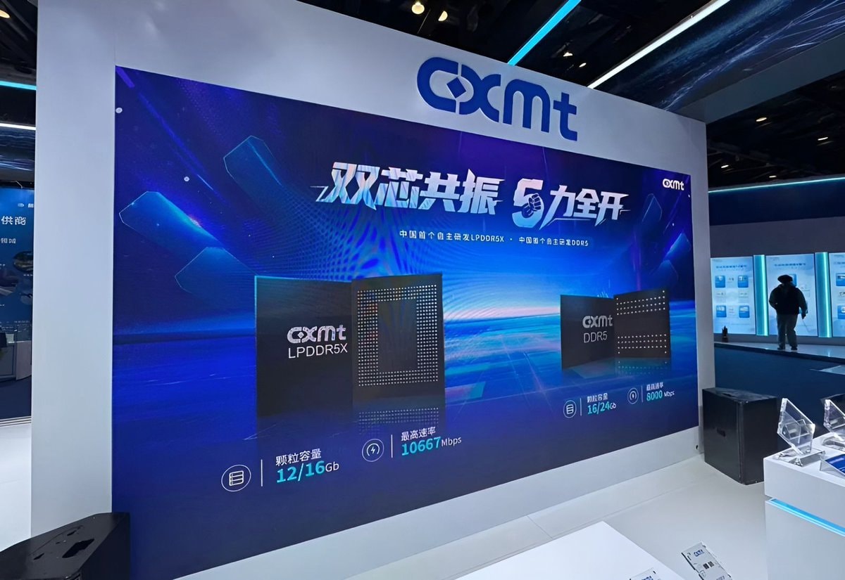 Tim Cook Trump Apple memory chips CXMT YMTC (photo 3 of 3)