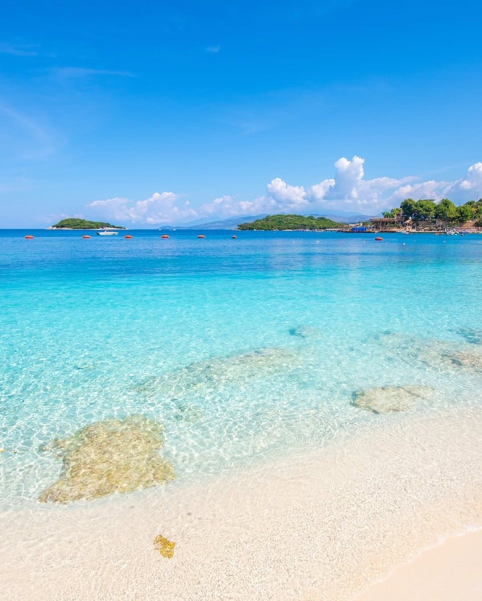 Okinawa beach in Japan (photo 2 of 2)