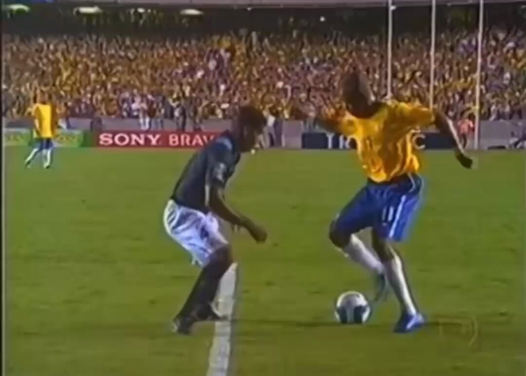 Robinho step-over dribble Maracanã