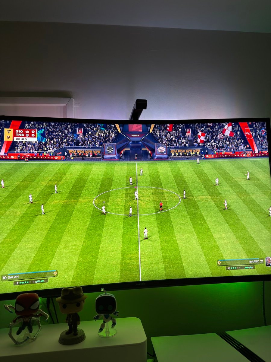 FC 27 High contrast gameplay