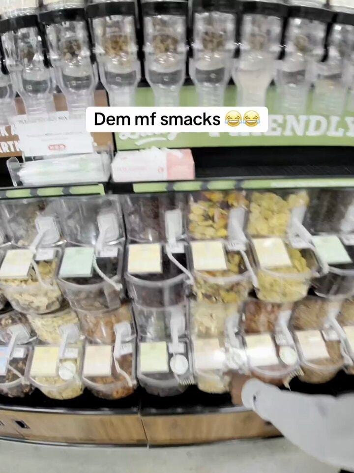 Bulk bin reach grocery store