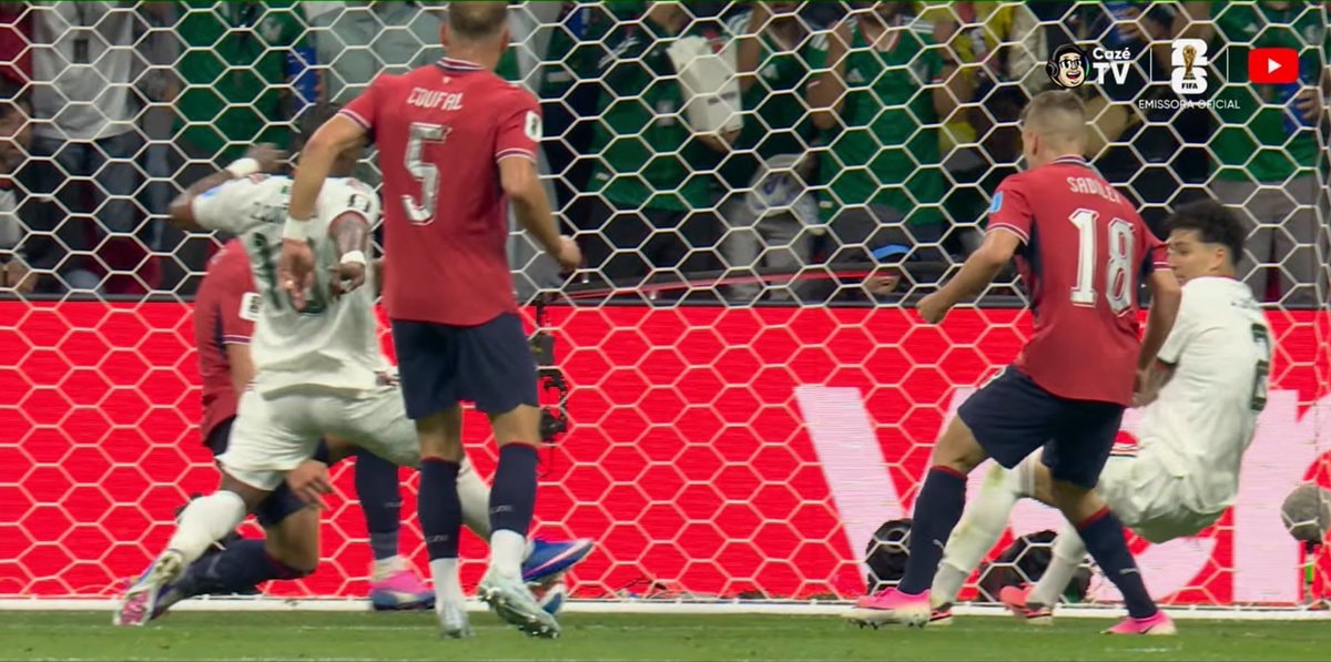 Mexico 2-0 Czechia Quinones goal