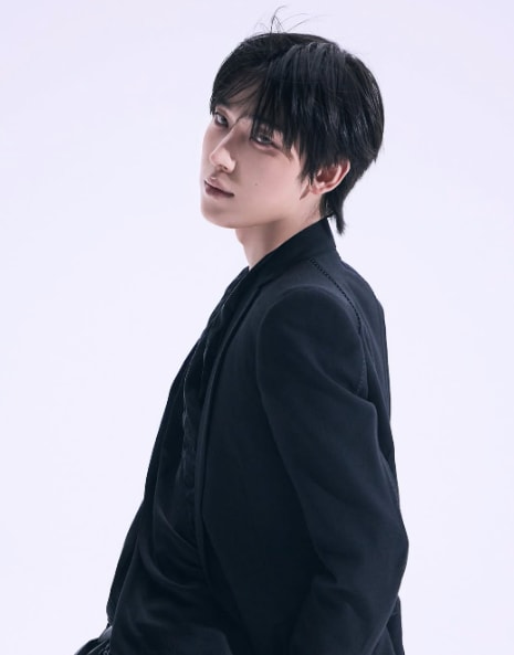 Sunoo recommends Jennie Less Than a Lover (photo 1 of 2)