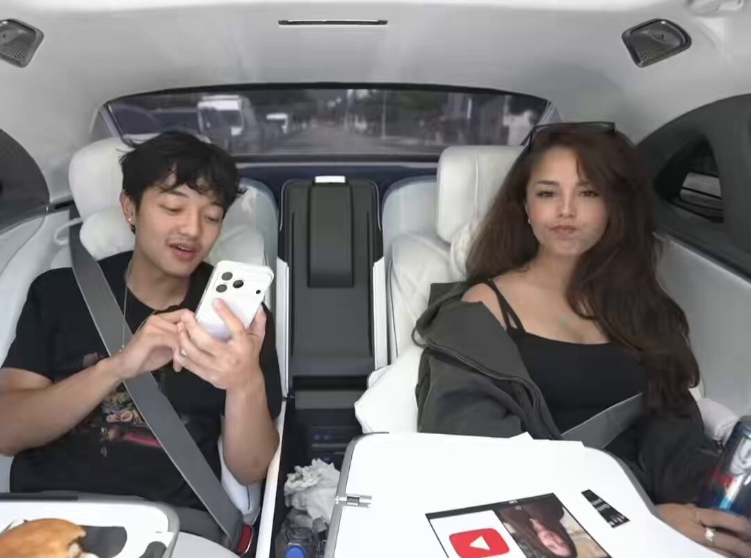Valkyrae streaming offer