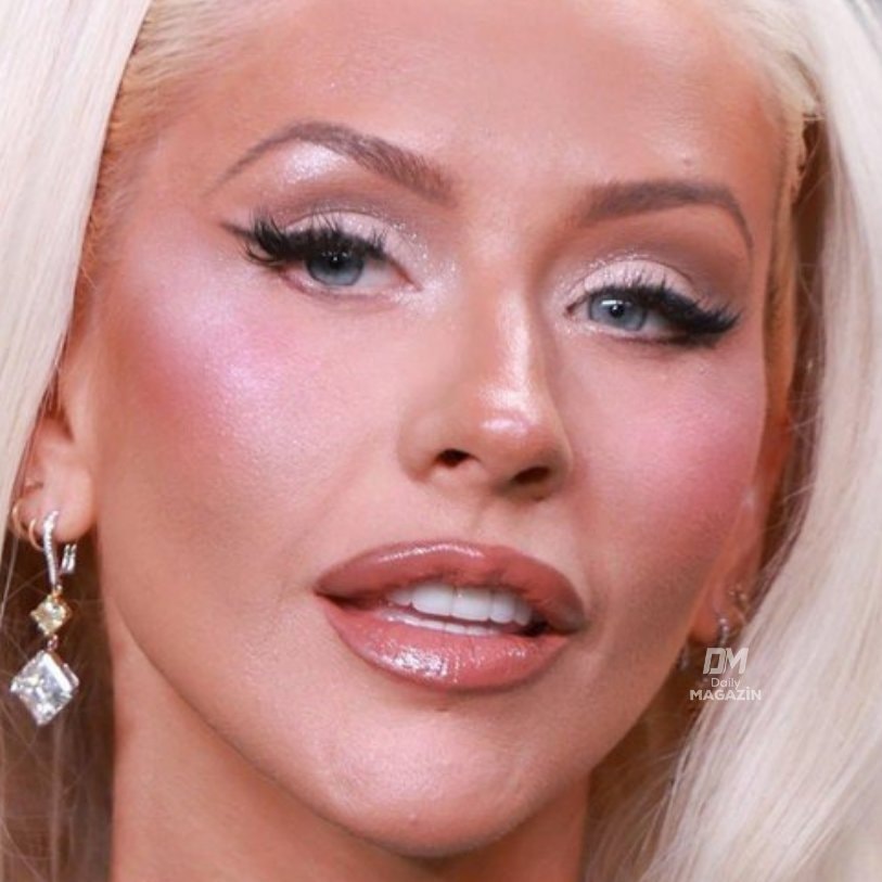Christina Aguilera gala look (photo 2 of 2)