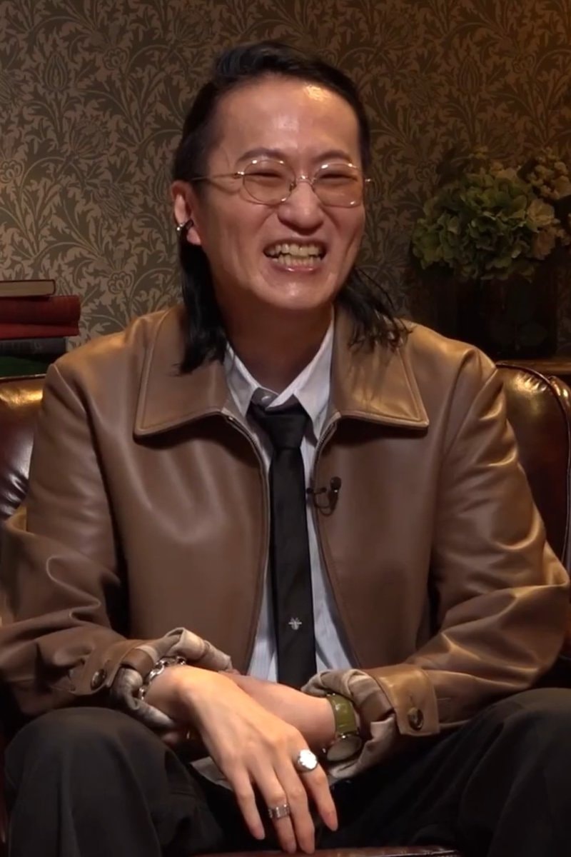 Tite Kubo laughing (photo 2 of 3)