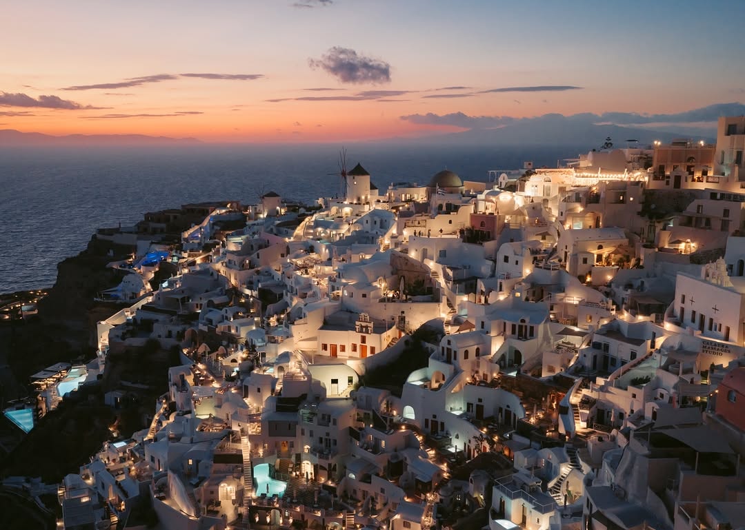 Santorini day vs night (photo 3 of 4)
