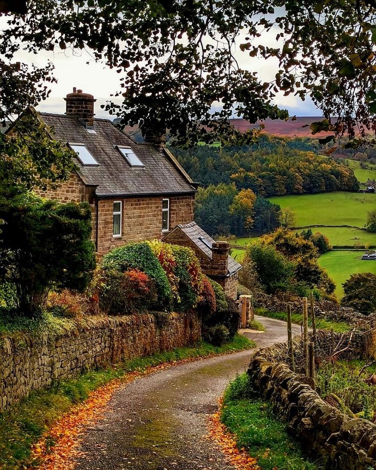 Cotswolds stone cottage (photo 3 of 4)