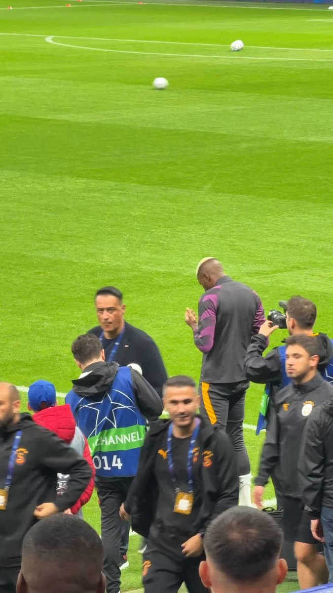 Victor Osimhen pre-match prayer