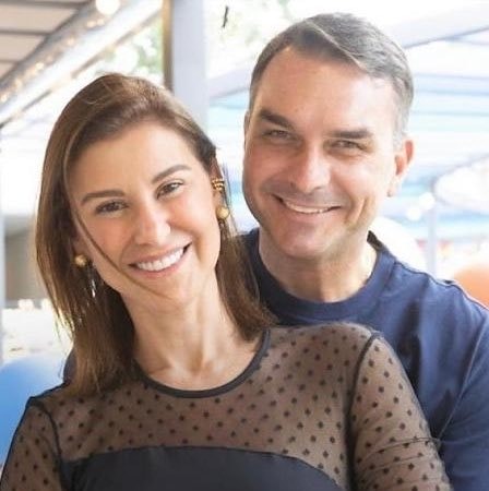 Flávio Bolsonaro leaves Brazil (photo 2 of 2)