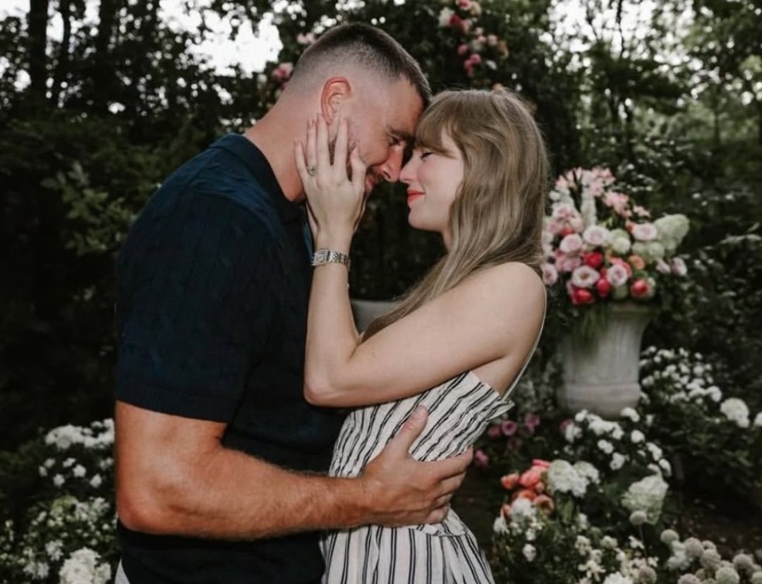 Taylor Swift married (photo 2 of 2)