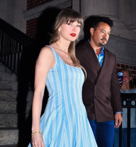 Taylor Swift best selling western artist in China (photo 2 of 2)