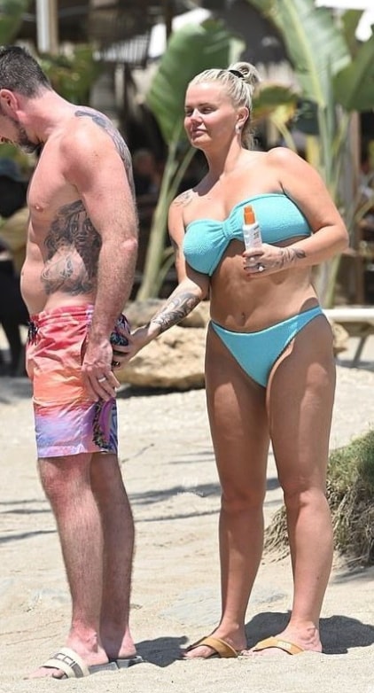 Kerry Katona Ryan Mahoney Spain (photo 1 of 2)