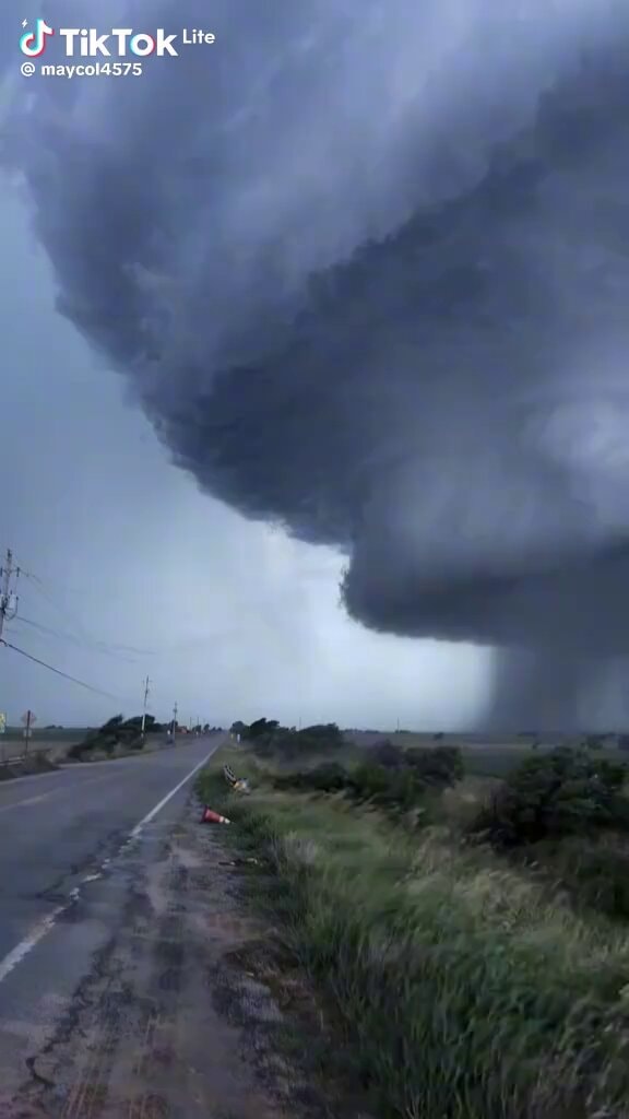Uruguay storm 125 km/h