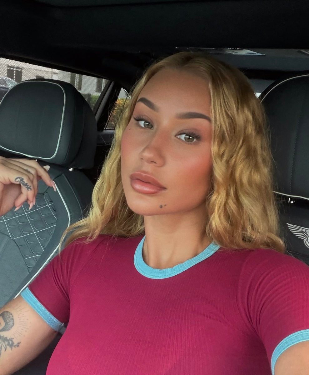 Iggy Azalea new music in the studio (photo 3 of 3)