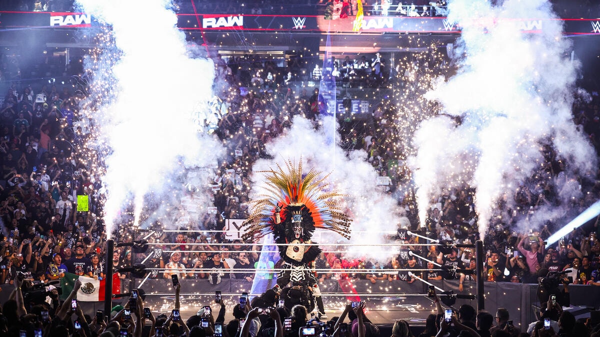 Penta WWE Raw Mexico City