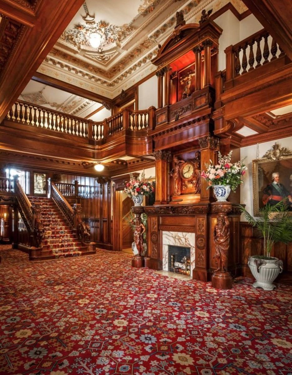 Divine mansion interior