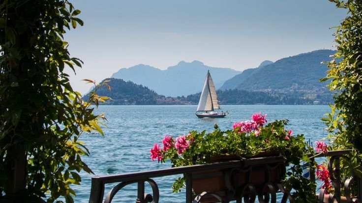Lake Como boat house (photo 2 of 4)