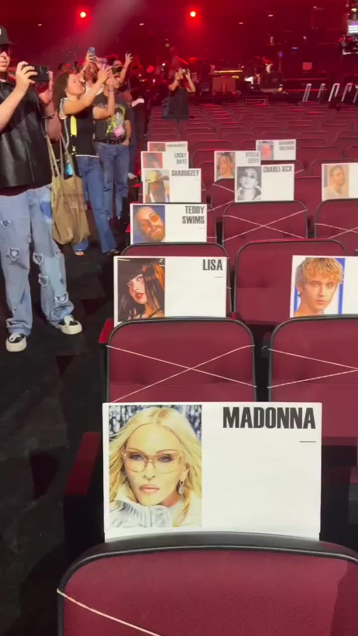 Lisa VMAs seating with Madonna