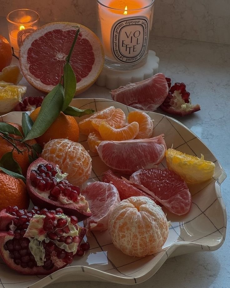 citrus platter with diptyque violette