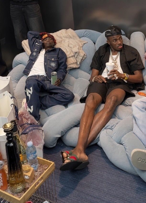 Victor Osimhen Kolu streamer meetup (photo 1 of 2)