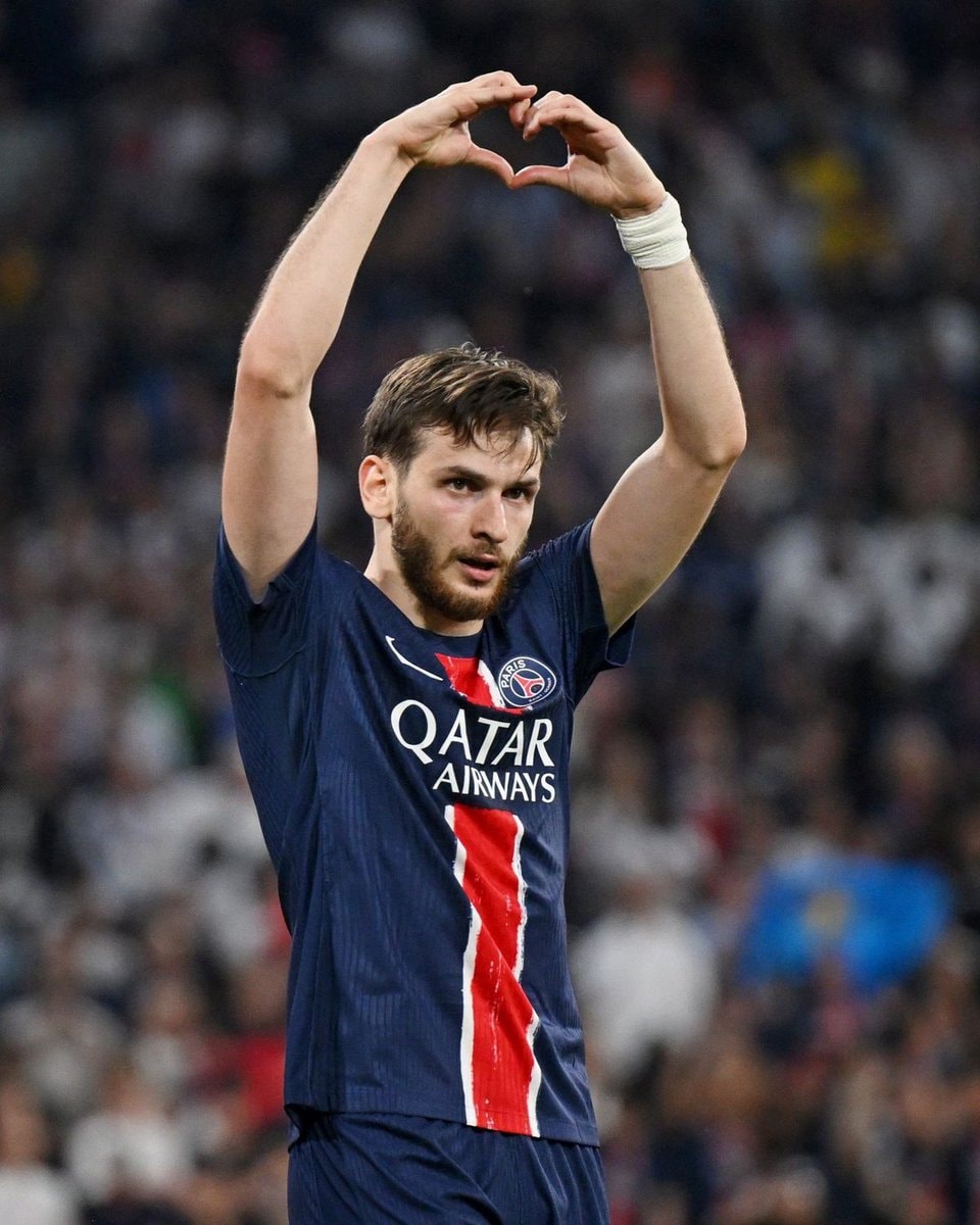 Khvicha Kvaratskhelia PSG surgery update