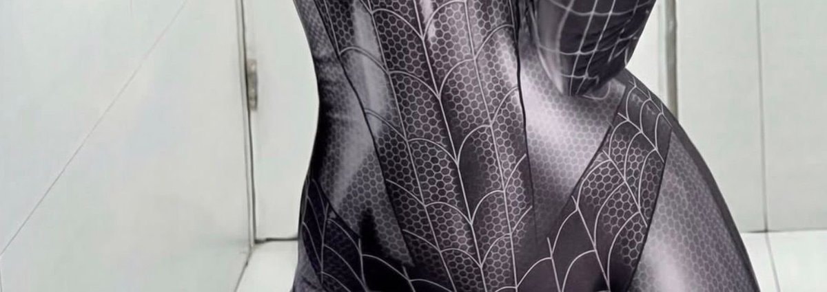 Sadie Sink in Spider-Man Suit (photo 4 of 4)