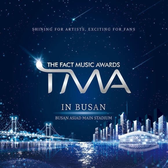 JIN wins MYSTAR Award Male (photo 2 of 2)