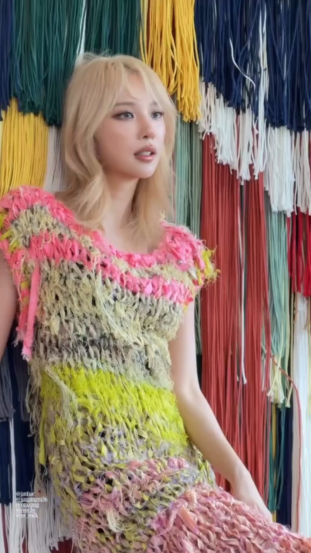 janhae colorful thread backdrop