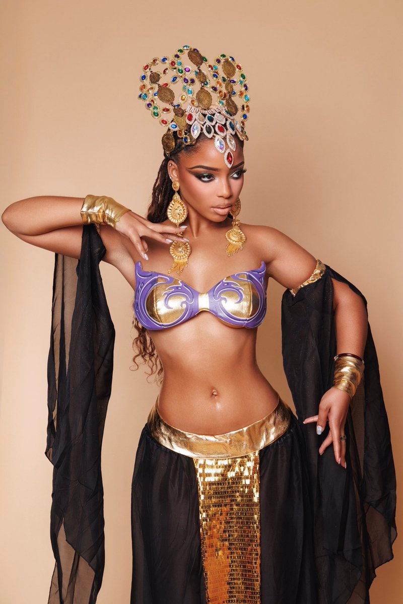 Chlöe Queen Akasha Halloween