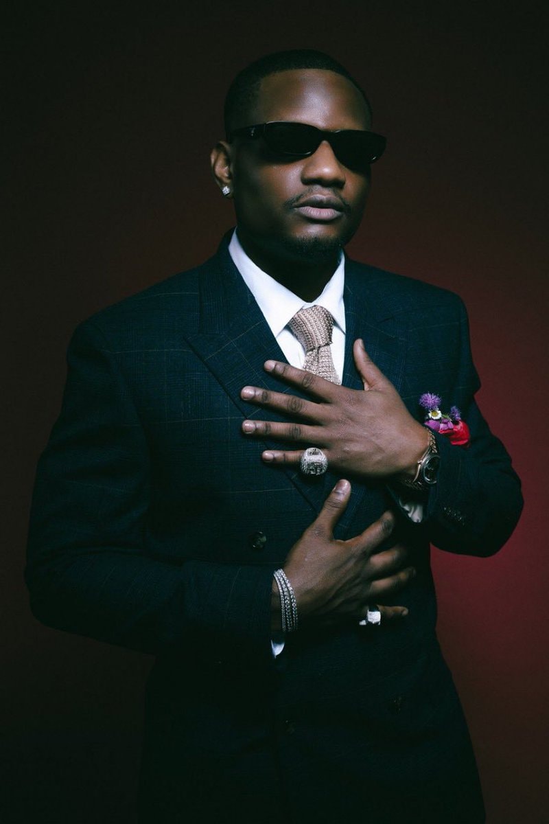 DJ Tunez Tops Nigeria Radio Charts (photo 1 of 2)