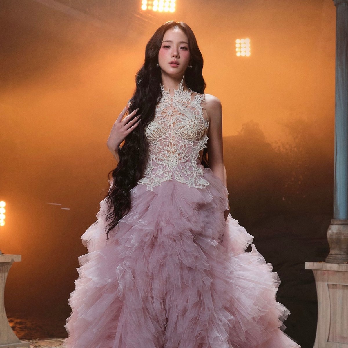 JISOO CLICK Spotify debut (photo 2 of 2)