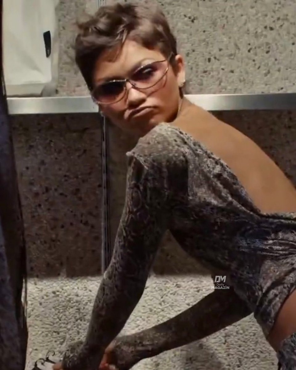 Zendaya Mimic Queen