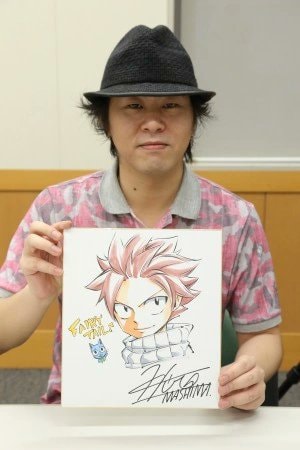 Hiro Mashima congratulates Spain (photo 2 of 2)