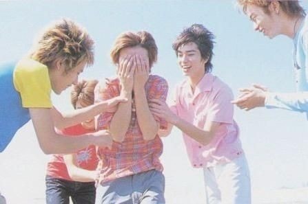 arashi candid moment (photo 4 of 4)