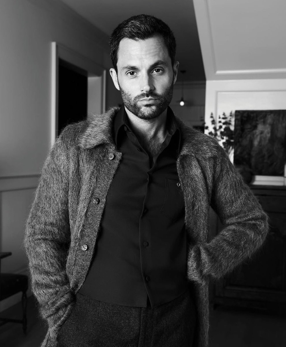 Penn Badgley cast in EVERYONE IN MY FAMILY HAS KILLED SOMEONE (photo 1 of 2)