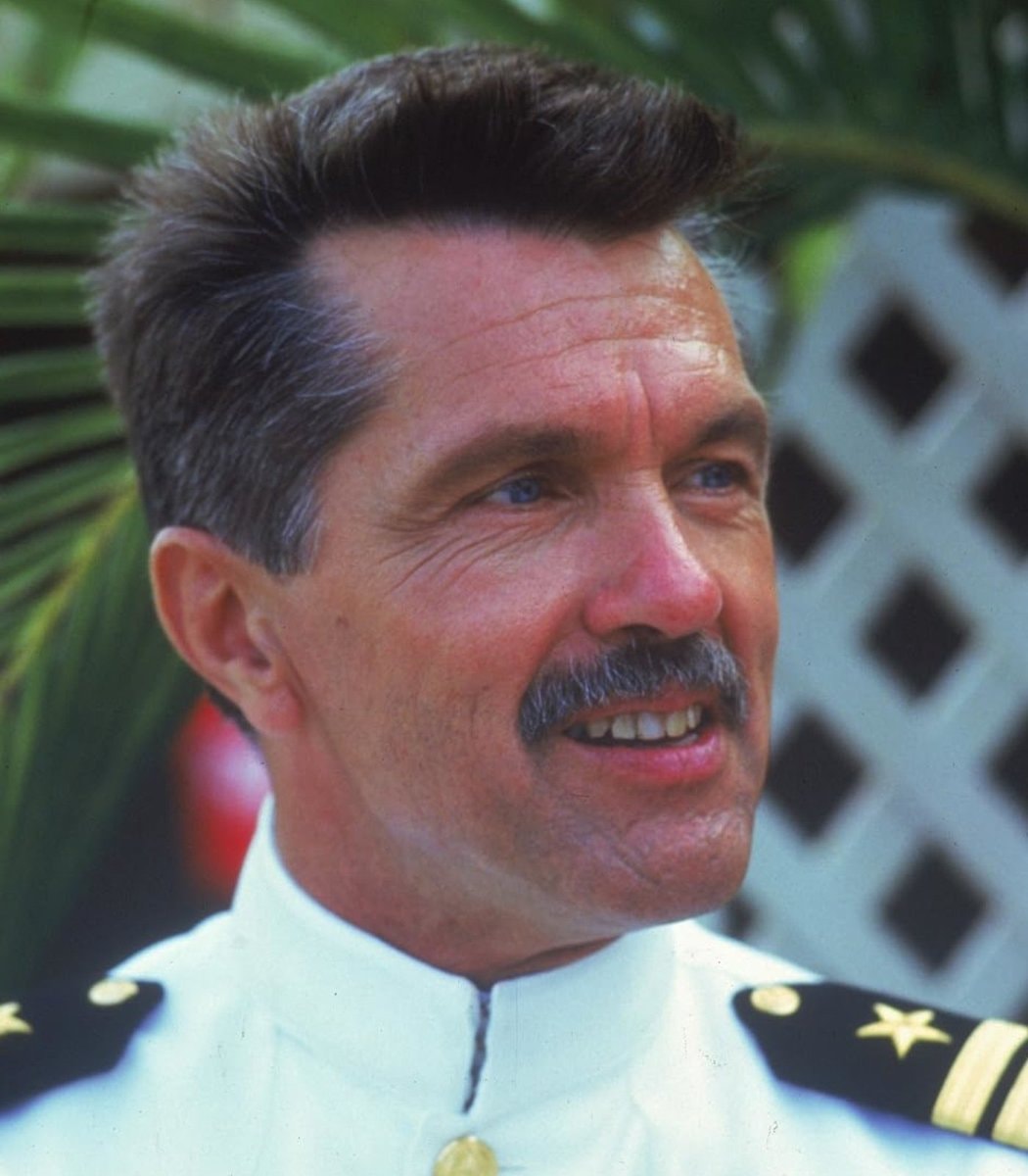 Tom Skerritt Alien Top Gun (photo 3 of 3)