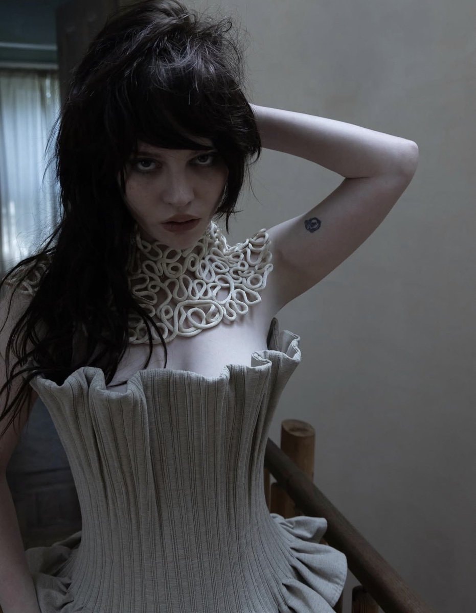 Sophie Thatcher Plico Magazine 📸 (photo 2 of 2)