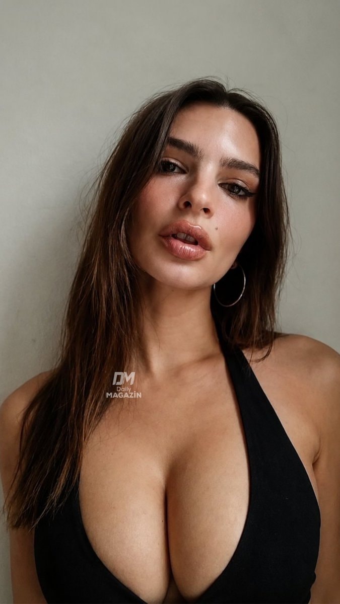 Emily Ratajkowski camera reason (photo 2 of 2)
