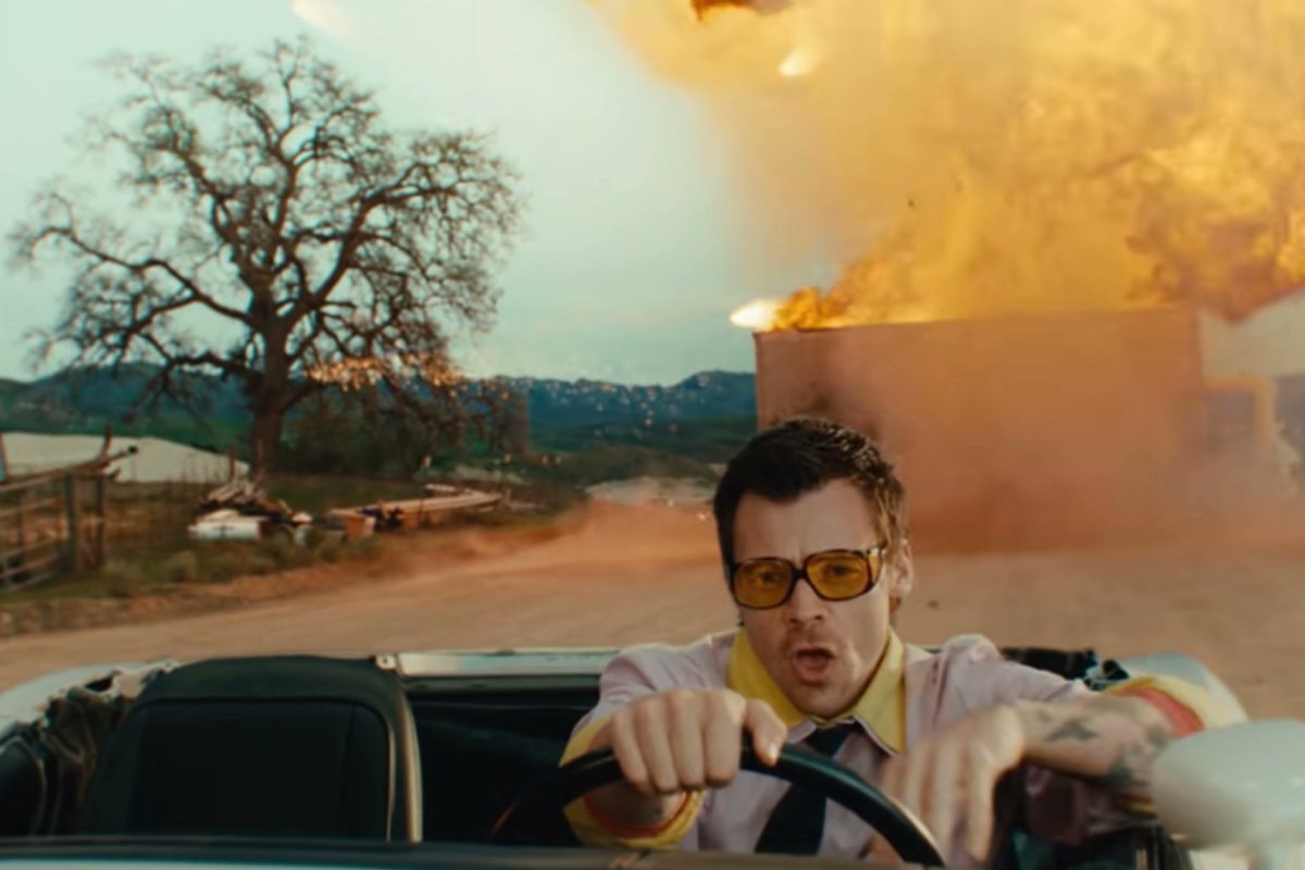Harry Styles American Girls 1 million US (photo 2 of 2)