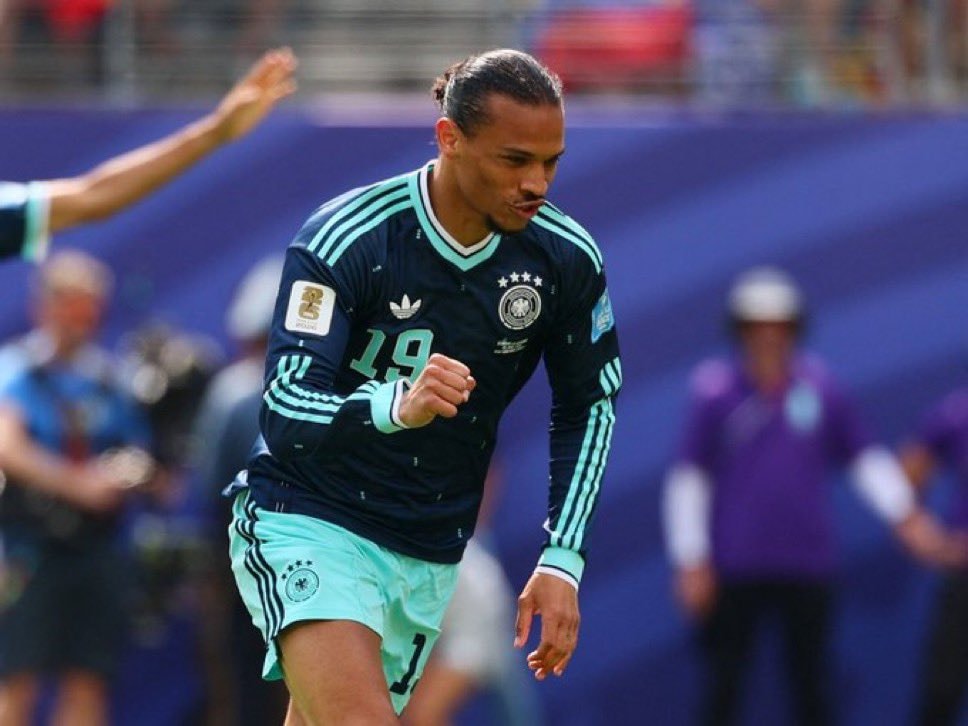 Roy Keane on Leroy Sané's miss (photo 2 of 2)