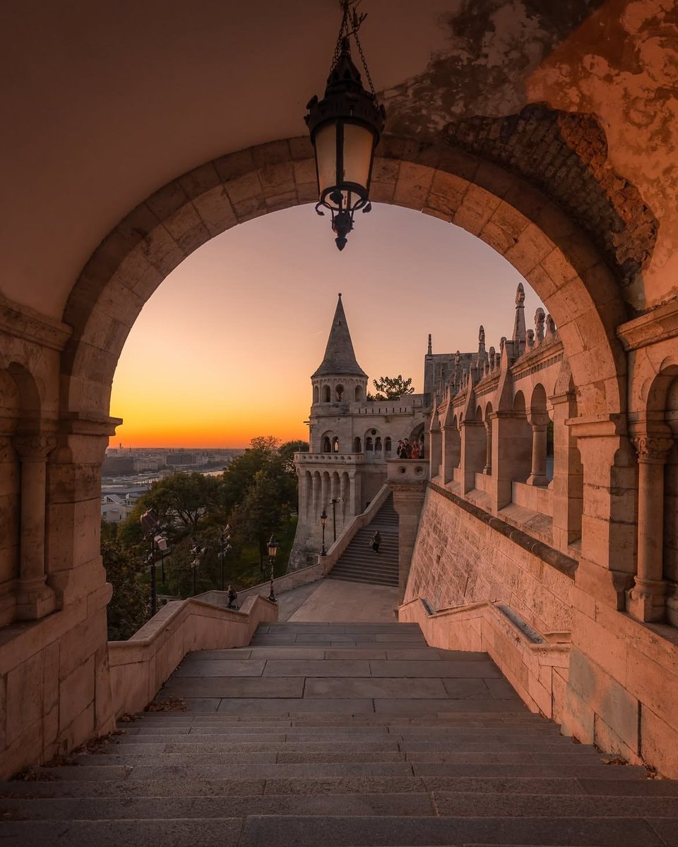 Budapest cityscape with bridge (photo 2 of 4)