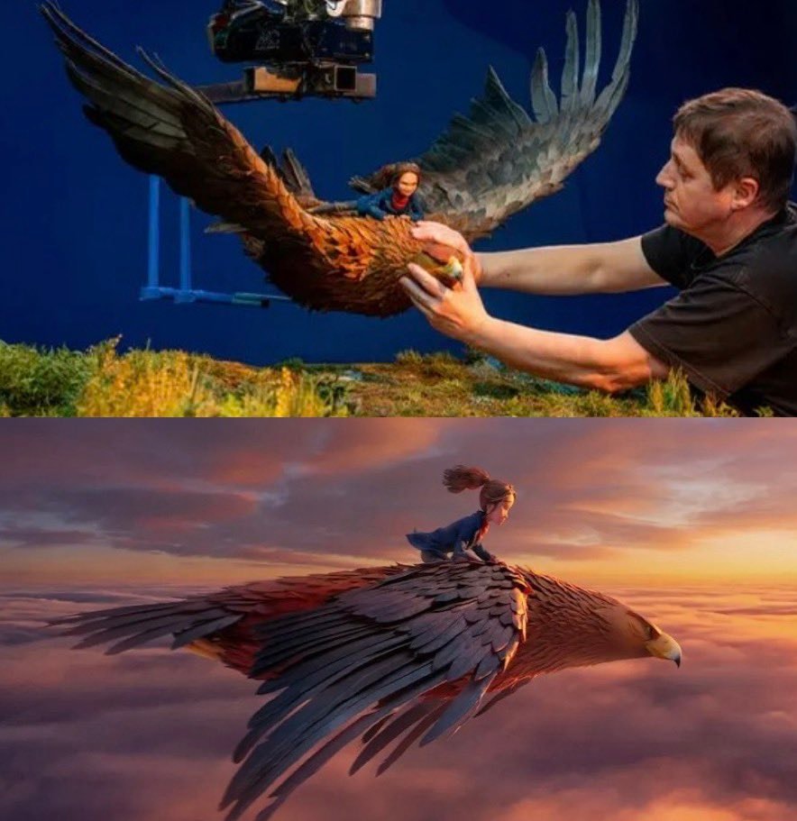 LAIKA Wildwood golden eagle puppet