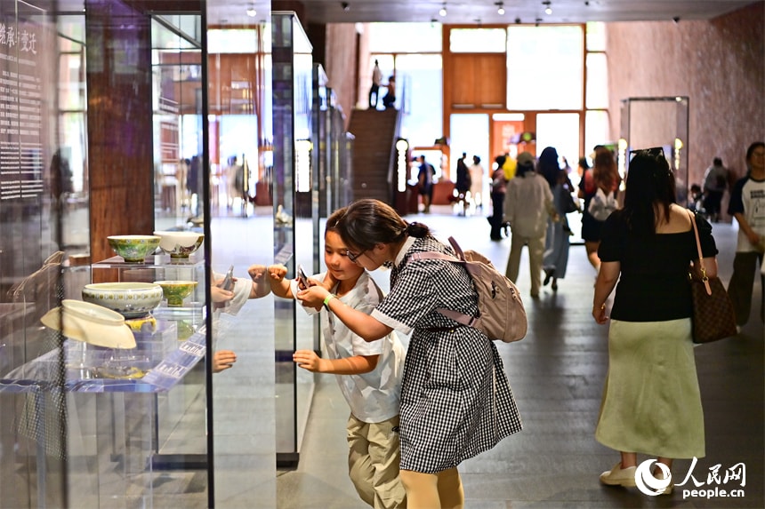 Jingdezhen porcelain summer tourism (photo 2 of 4)