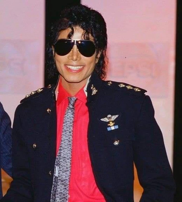 Michael Jackson Guinness Record 1984 (photo 3 of 4)