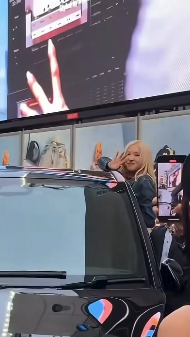 rosé blackpink moment