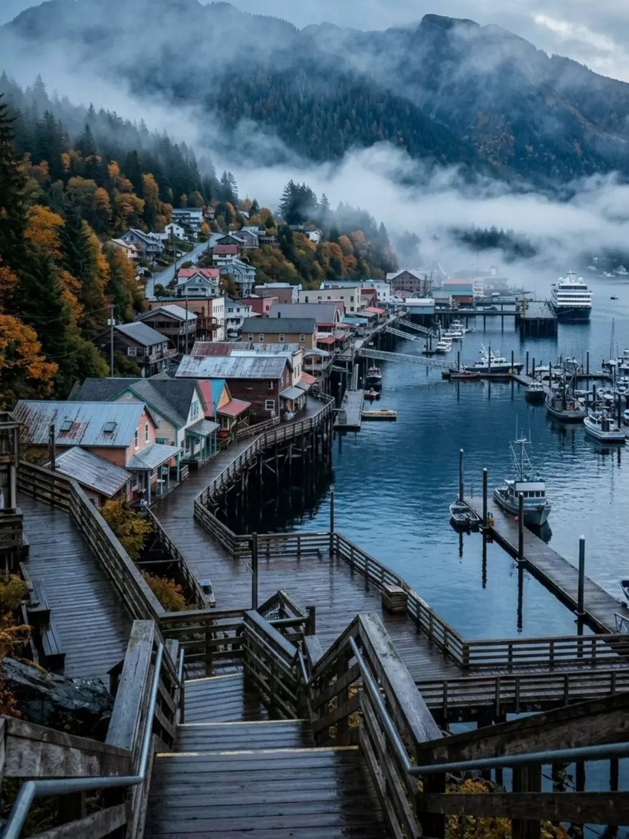 Alaska coastal harbor town