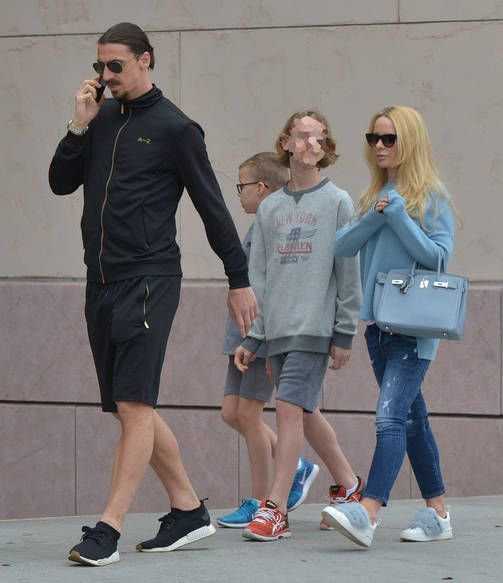 Zlatan Ibrahimović family outing (photo 2 of 2)