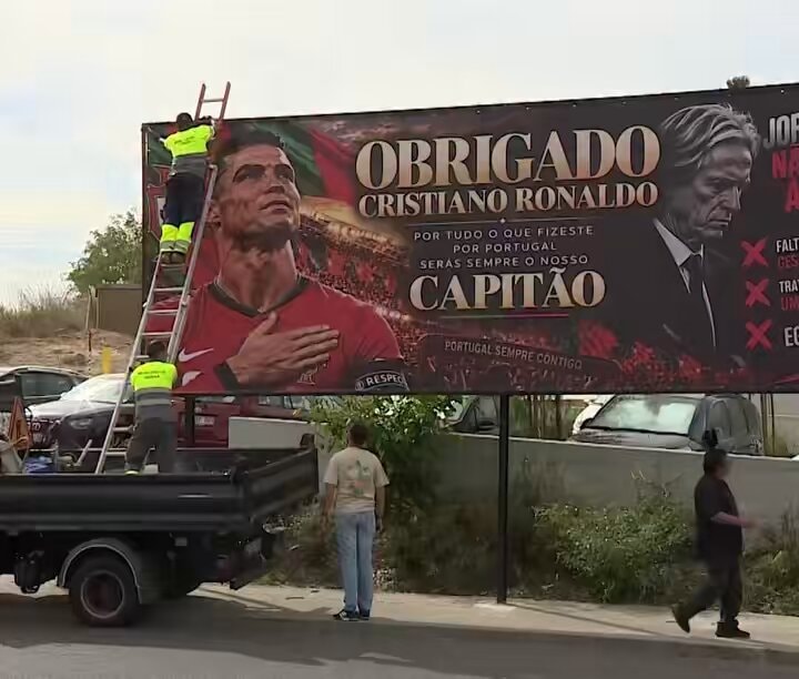 Portuguese municipality removes Ronaldo banner