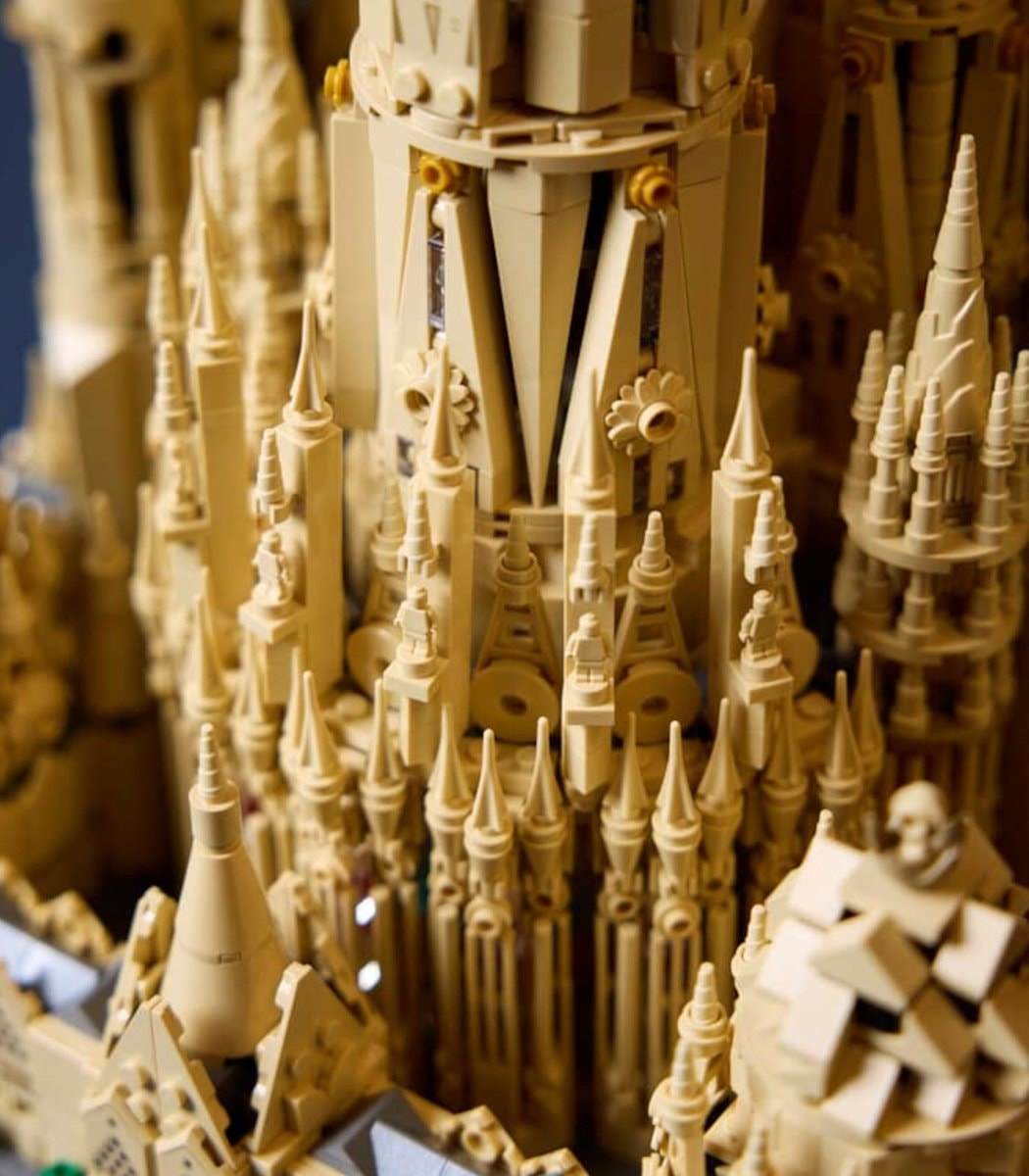 LEGO Sagrada Família set (photo 3 of 4)